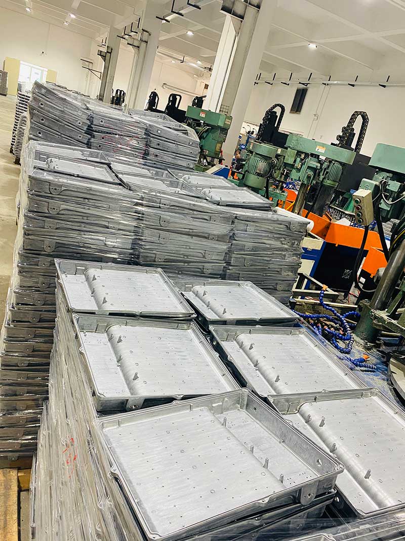 die-cast-perumah-lampu sorot